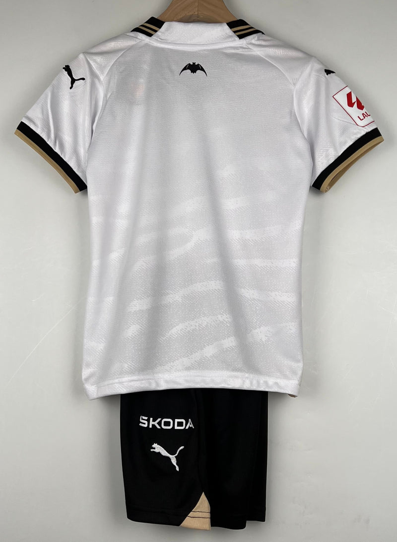 Camiseta y Pantalones para niños Valencia CF Home 23/24